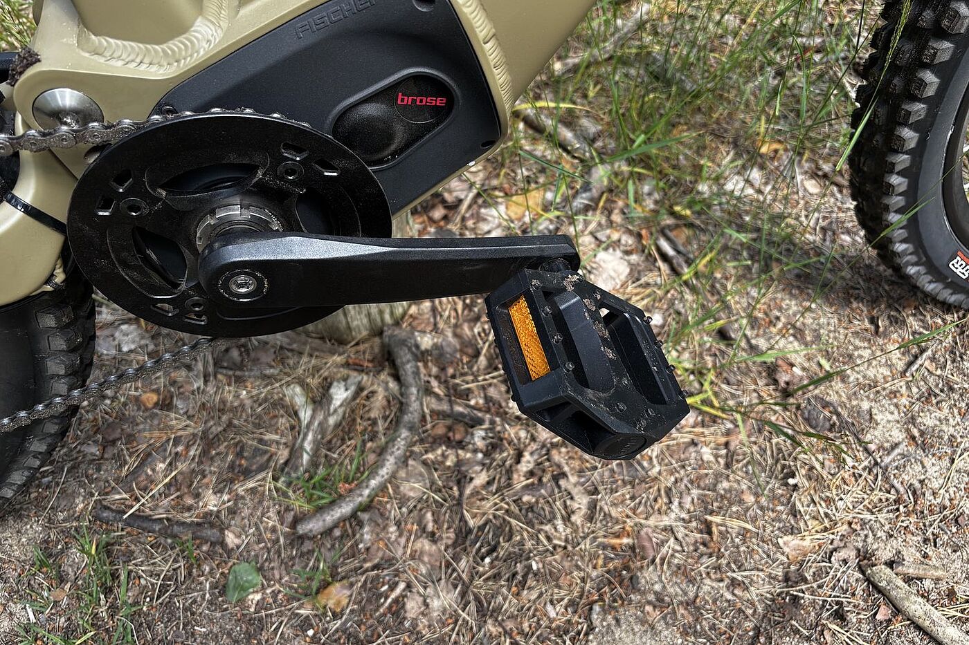 Pedale an einem Mountainbike. 